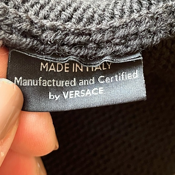 Versace - Picture 7 of 9